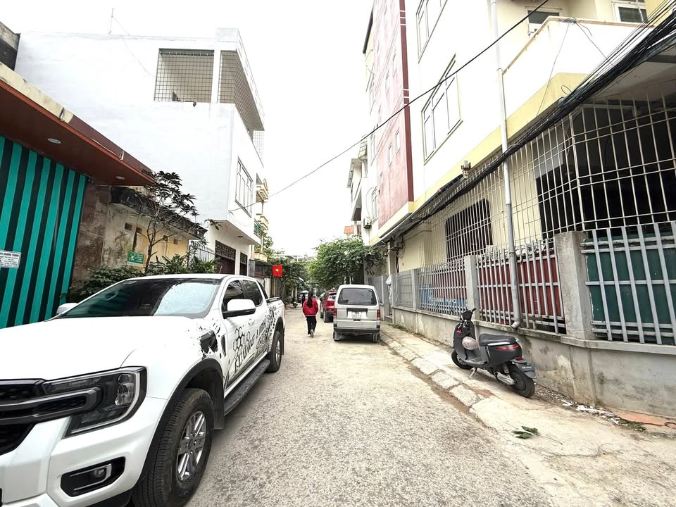 Nhà 3 tầng Trường Thi 45m² giá 2.7 tỷ - Nội thất đầy đủ, sẵn sàng vào ở!