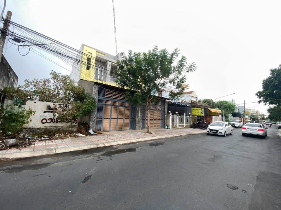 Nhà liền kề mặt tiền Ca Văn Thỉnh, Phú Khương 138m² giá 6 tỷ - Sẵn sàng vào ở!