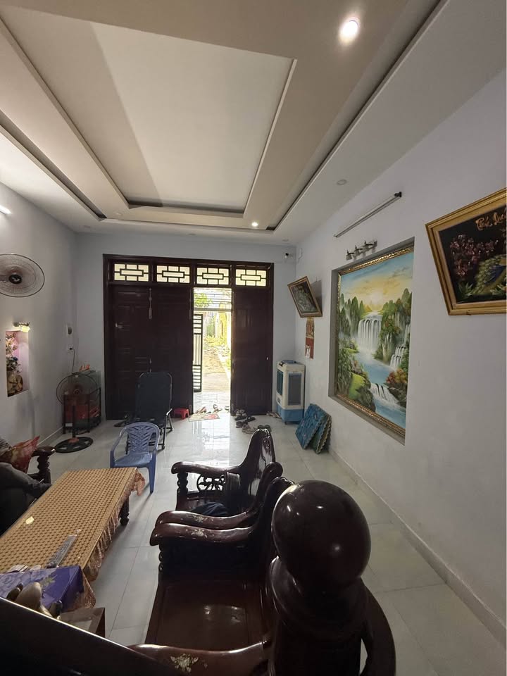 Nhà 2 tầng Liên Chiểu 97m² giá chỉ 4.x tỷ - Tiện nghi, an ninh!