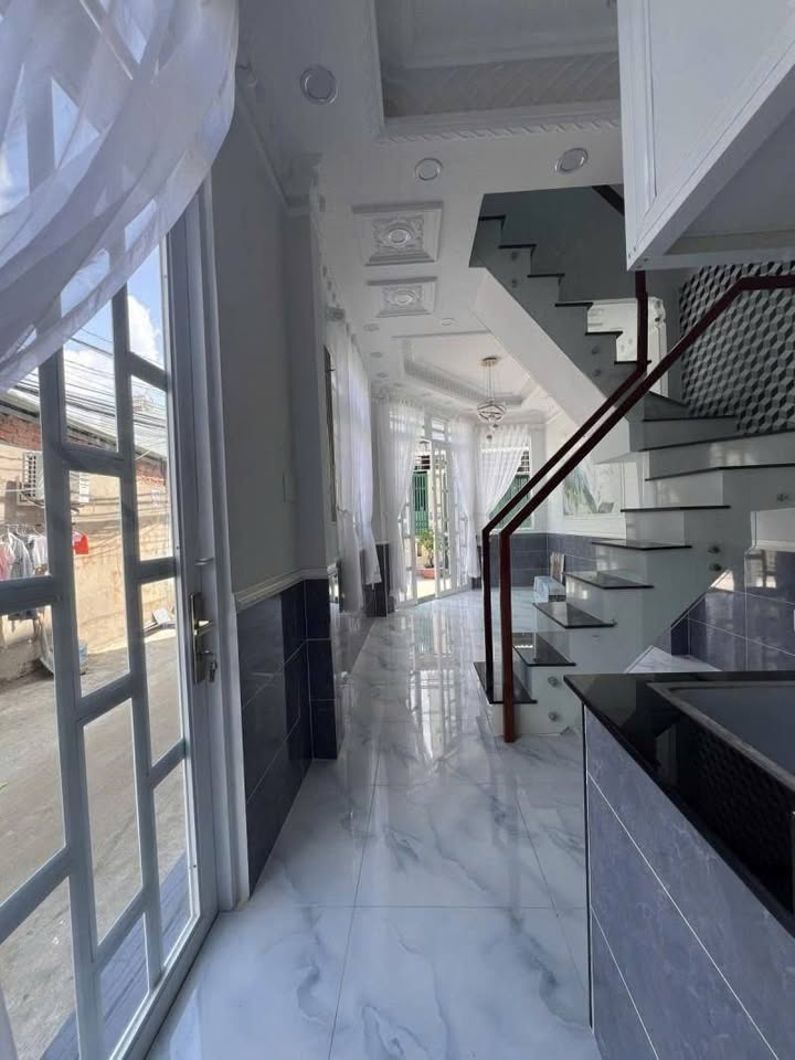 Nhà mới 100% tại Quận 7, 27m² giá chỉ 2.28 tỷ - Sẵn sàng ở ngay!