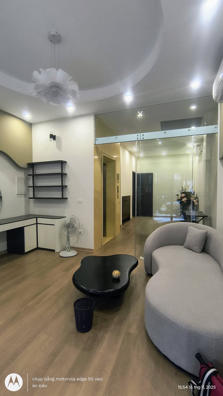 Nhà phố Tứ Liên, Tây Hồ 60m² giá thương lượng - Mặt ngõ kinh doanh, thang máy