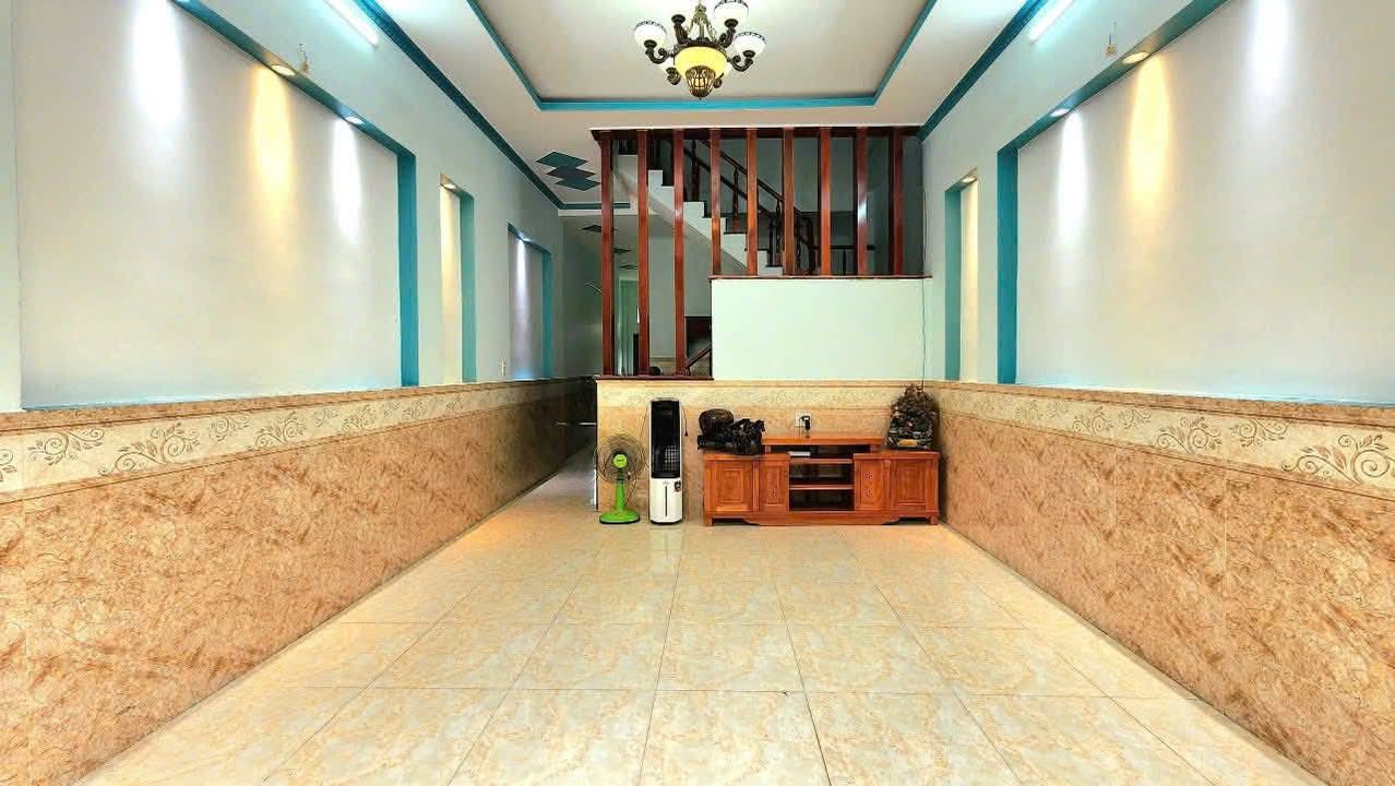 Nhà cho thuê tại Dĩ An 3PN, 2WC, giá 8 triệu - Full nội thất, gần ngã tư Chiêu Liêu!