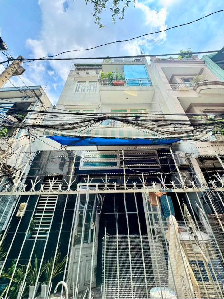 Nhà 4 tầng đường Cách Mạng Tháng Tám, Tân Bình 86m² giá 9 tỷ - Đầu tư sinh lời cao!