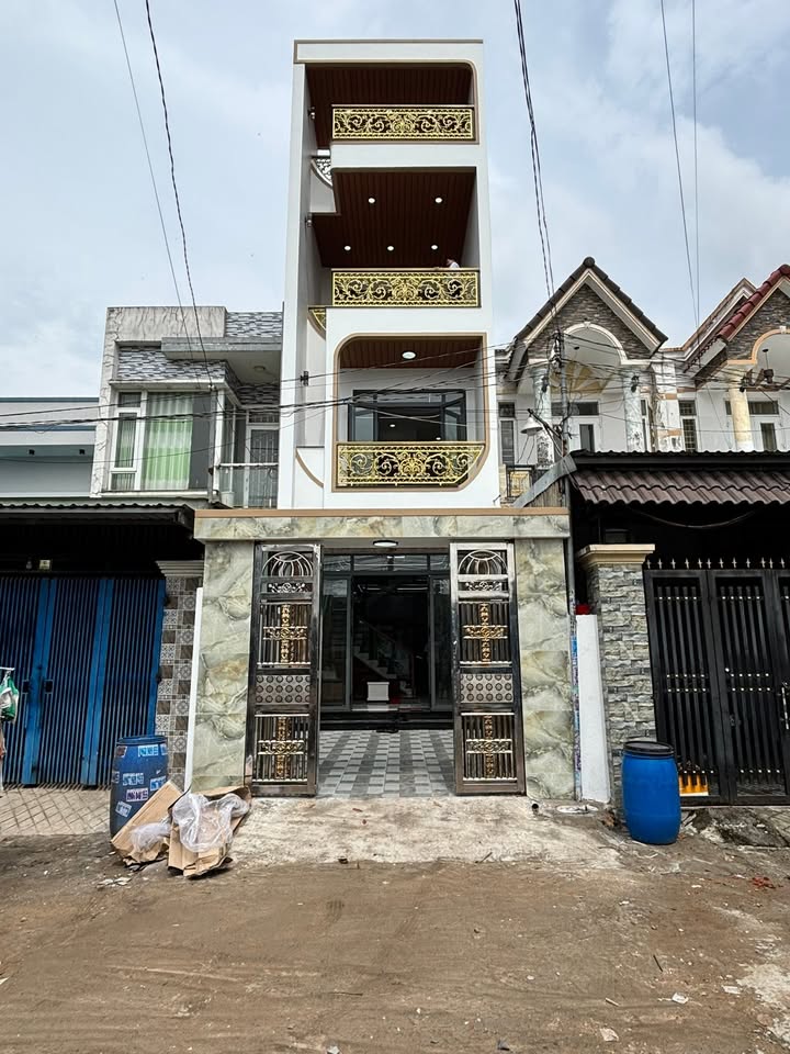 Bán nhà Đông Hoà Dĩ An 92m² giá 6.8 tỷ - Vị trí tuyệt đẹp gần Big C