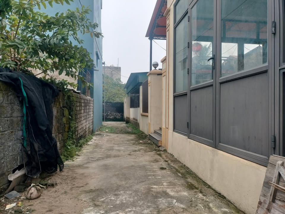 Đất nền Quảng Cư Sầm Sơn 89m² giá 700 triệu - Hướng Đông, gần đường lớn!