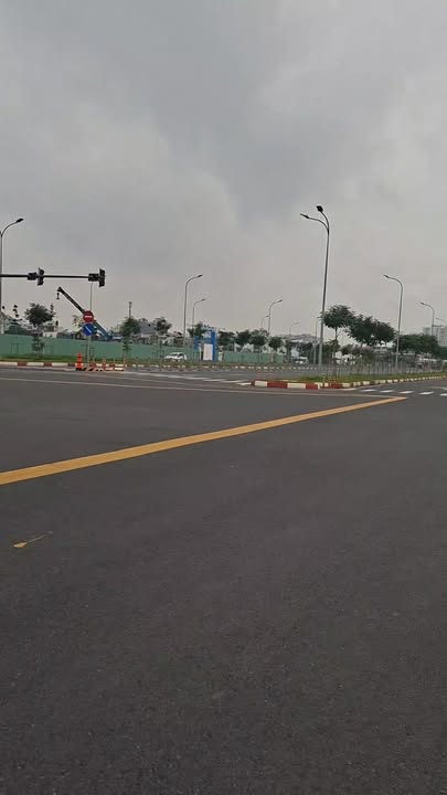 Căn hộ dịch vụ 165/2 Phan Văn Hớn, Q.12, 400m² giá 38 tỷ - Cơ hội đầu tư hiếm có!