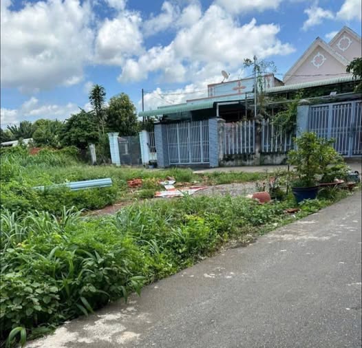 Đất nền Hòa Long Bà Rịa 250m² giá 2 tỷ - Đầu tư sinh lời tại khu dân cư đông đúc!