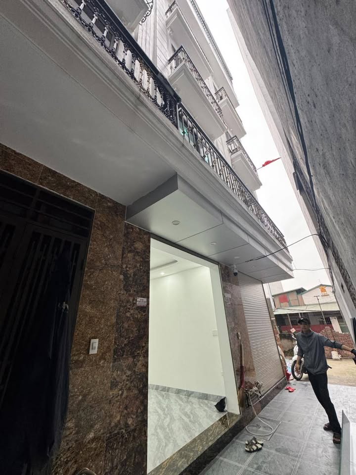 Nhà phố Tây Mỗ, Nam Từ Liêm 32m² giá chỉ 6 tỷ - Sổ đỏ chính chủ sẵn sàng giao dịch!