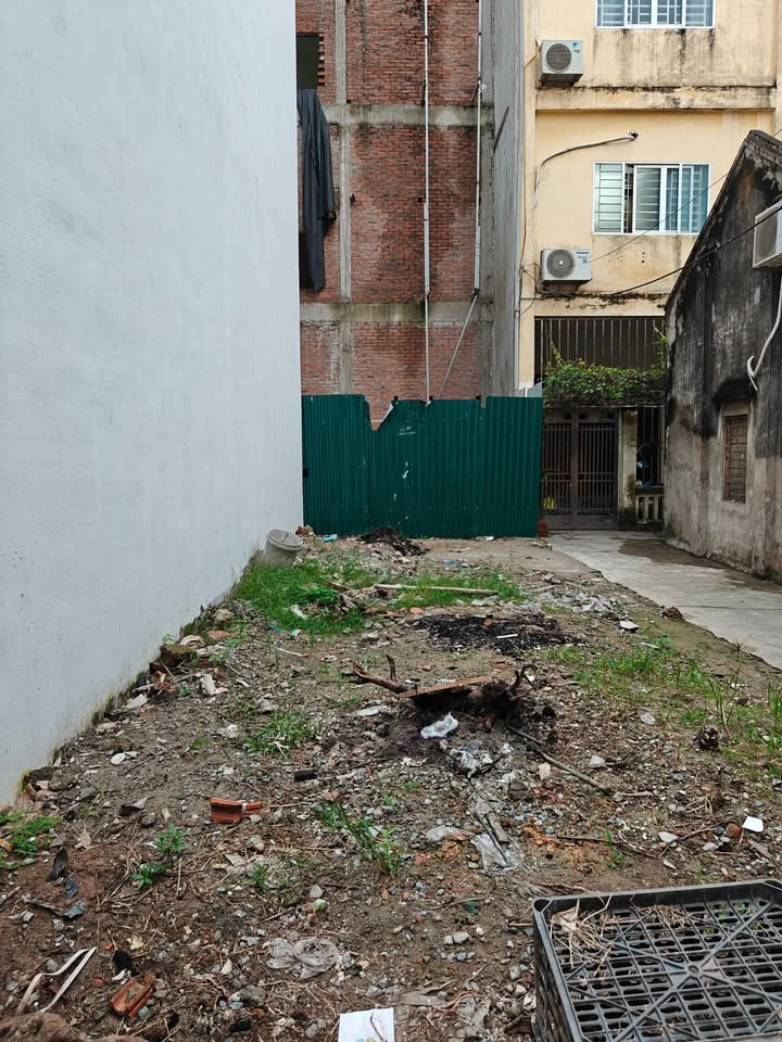 Đất nền Đông Ngạc, Bắc Từ Liêm 40m² giá 8 tỷ - Ô tô tránh, gần hồ điều hòa!