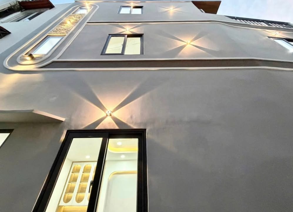 Nhà phố Hòa Hưng Quận 10 45m² giá 6.7 tỷ - Thiết kế 2 tầng tiện nghi