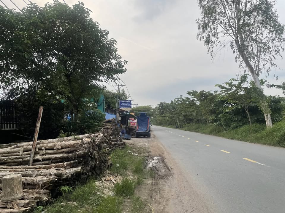 Nhà mặt tiền kinh doanh Long Phước, Quận 9 - 240m² giá chỉ 21.5 tỷ - Sổ riêng, pháp lý rõ ràng!