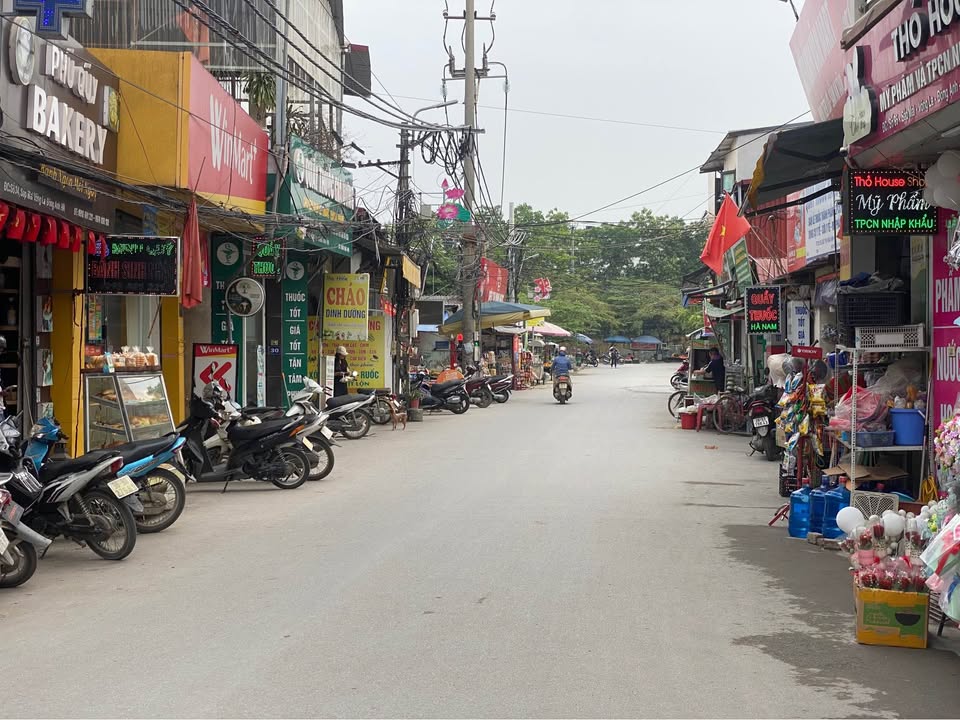 Nhà bán Võng La, Đông Anh 51m² giá 4 tỷ - Đường nhựa 6m, vị trí đắc địa!