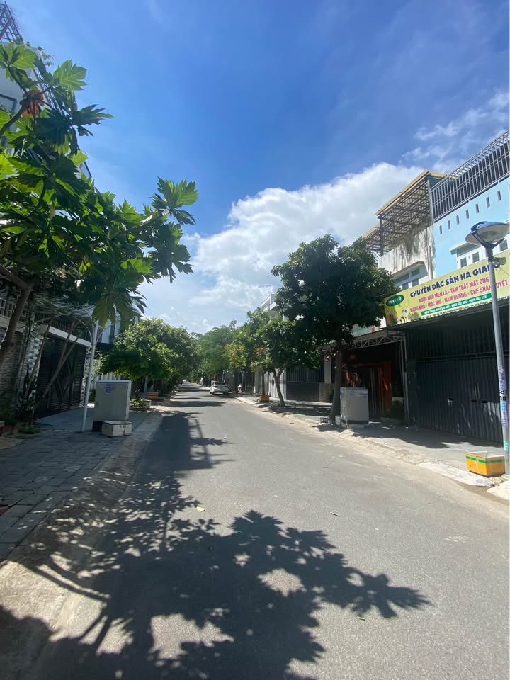 Bán nhà 3 tầng đường Trần Tử Bình, Nha Trang 96,9m² - Chính chủ, giá tốt!