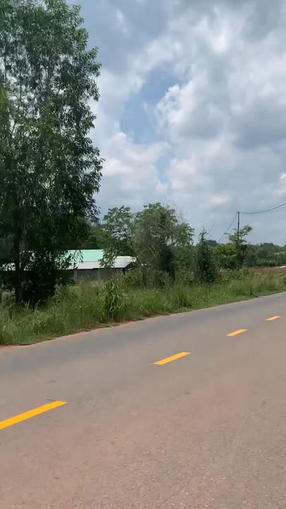 Đất nền 260m² mặt tiền đường DH615 Long Nguyên, giá chỉ 900 triệu - Cơ hội đầu tư hấp dẫn!