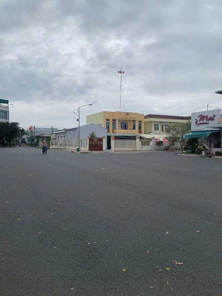 Nhà cấp 4 Thị trấn Phú Hoà 80m² giá 1.2 tỷ - Vị trí thuận lợi, tiện ích đầy đủ!