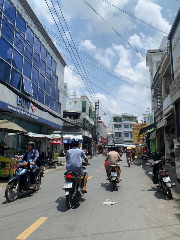 Nhà nguyên căn cho thuê tại đường Nguyễn Văn Trỗi, Cần Thơ 250.4m² - Vị trí đắc địa, thuận lợi kinh doanh!