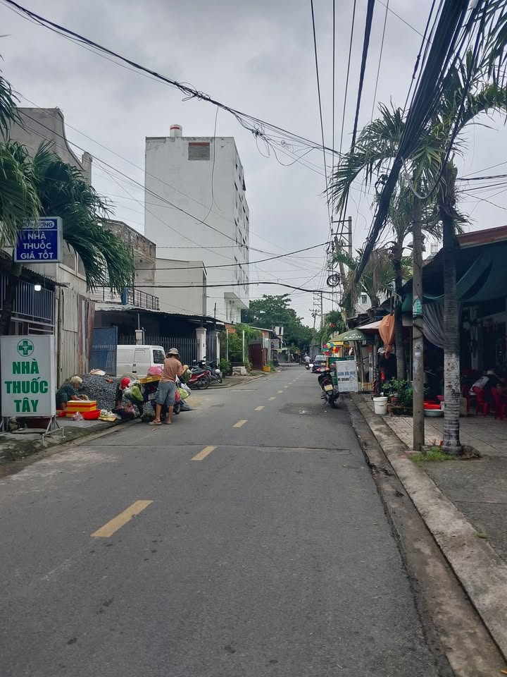 Nhà mặt tiền hẻm kinh doanh Lê Văn Quới 80m² - Phù hợp ở và kinh doanh nhỏ!