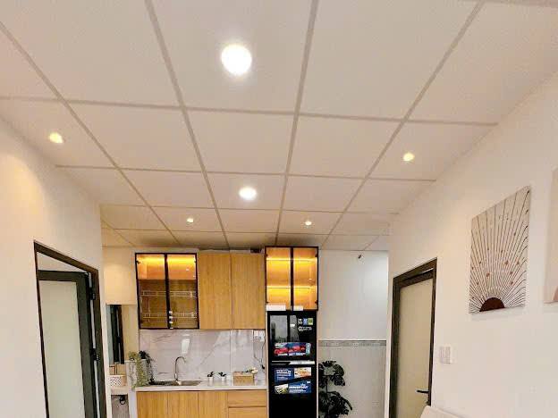 Căn hộ cho thuê 2PN đường Tô Hiệu, Tân Phú - Full nội thất, view kính triệu đô!