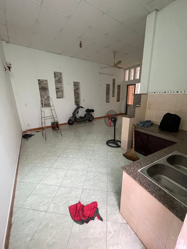 Nhà cho thuê Đoàn Giỏi, Sơn Kỳ, Tân Phú 70m² - Nhà mới sơn sửa, chỉ 6 triệu!