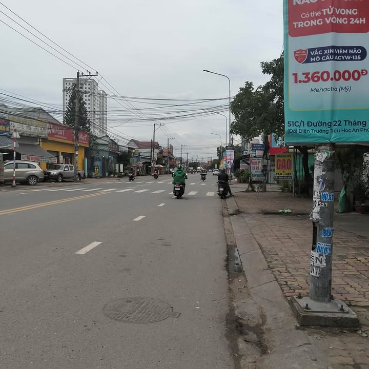 Nhà mặt tiền Trần Quang Diệu Dĩ An 155m² giá 5.6 tỷ - Đầu tư sinh lời ngay!