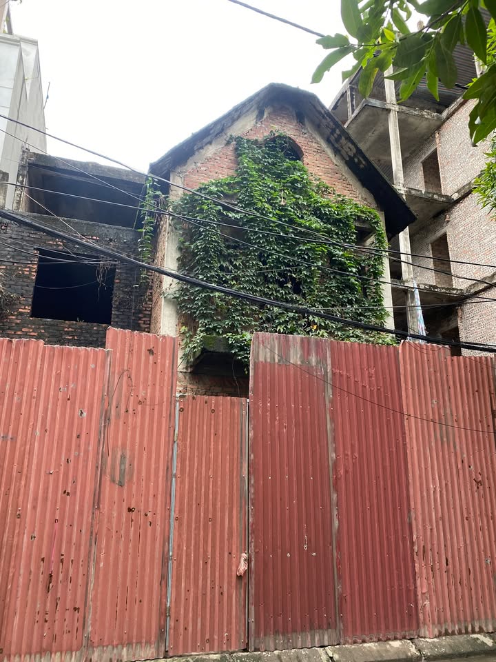 Nhà phố Cổ Nhuế, Bắc Từ Liêm 134.5m² giá 17 tỷ - Sổ đỏ chính chủ, ô tô tránh nhau thoải mái!