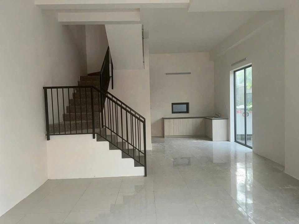 Nhà cho thuê góc Tây Sông Hậu - Mỹ Phước, 2PN, giá 7.8 triệu/tháng - Kinh doanh thuận lợi!