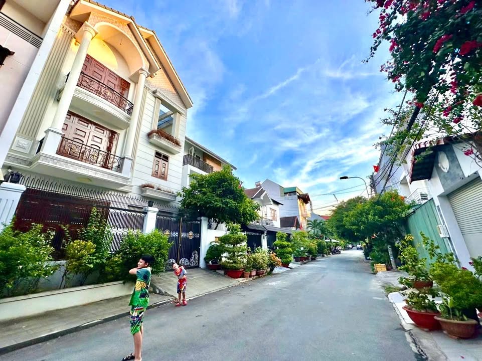 Đất Hiệp Bình Chánh 129m² giá 10 tỷ - Gần TTTM Gigamall, cơ hội đầu tư sinh lời!