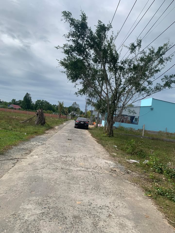 Đất Bến Tràm Phú Quốc 100m² giá 500 triệu - Lô góc 2 mặt tiền cực đẹp!