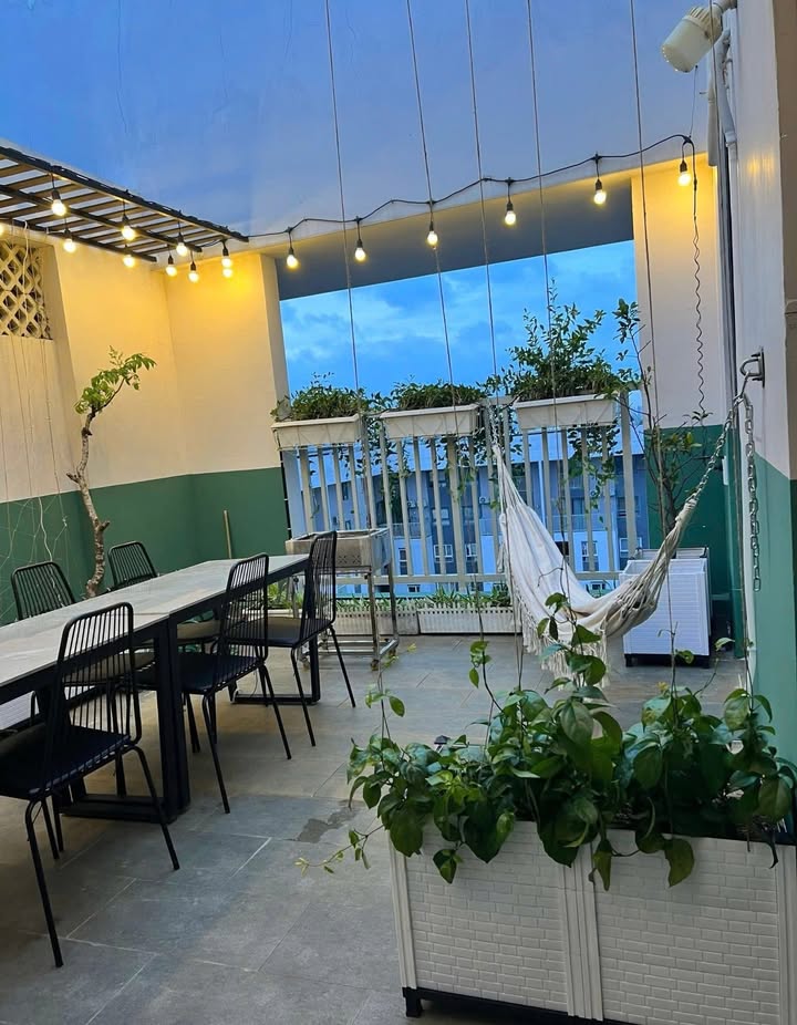 Penthouse chung cư Sky 9 Quận 9 120m² giá 5.6 tỷ - Tặng full nội thất sang trọng!