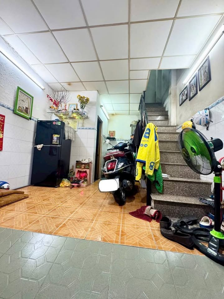 Nhà bán Quận 3, 20m² giá 2.7 tỷ - Không thể bỏ lỡ!