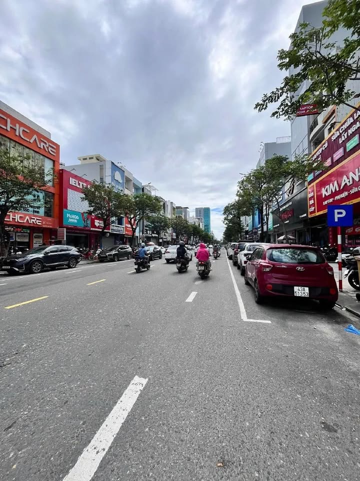 Nhà mặt tiền 4 tầng Đường Hàm Nghi, Đà Nẵng 58m² giá 18.5 tỷ - Kinh doanh sầm uất!