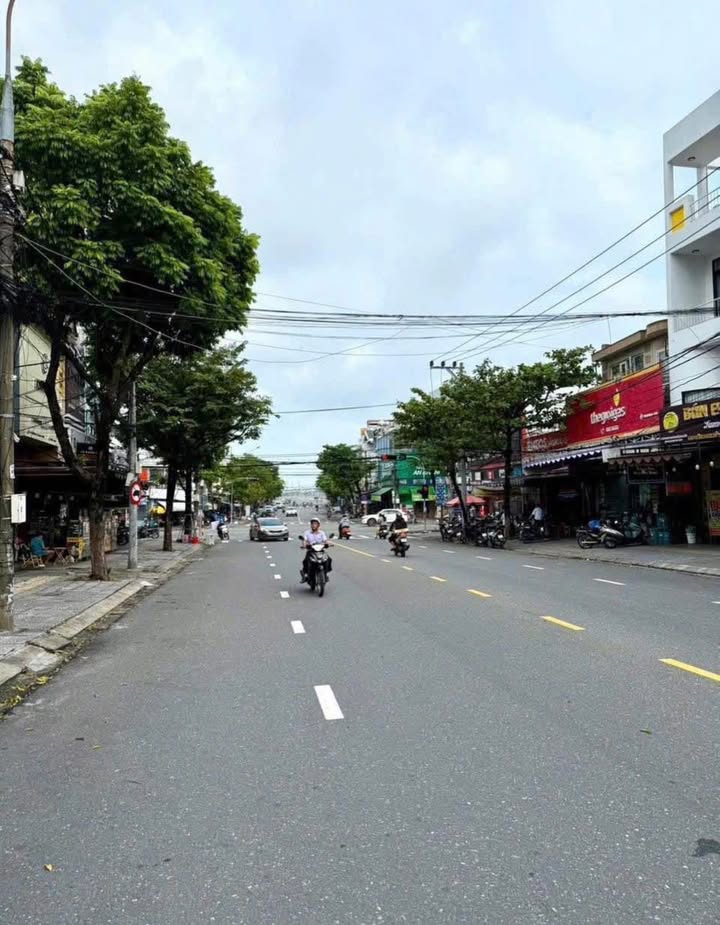 Bán FrontHouse 279 Phan Đăng Lưu, Hải Châu, 130m² - Tiềm năng cho thuê cao!