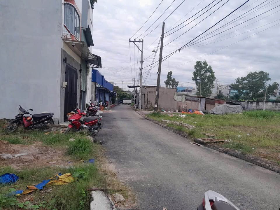 Đất nền Tân Tạo Bình Tân 72m² giá 3.6 tỷ - Sổ đỏ chính chủ, thương lượng nhẹ!