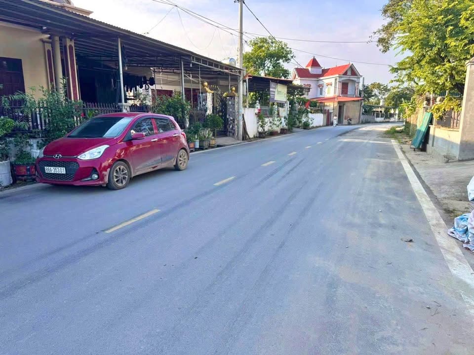 Đất kinh doanh Yên Dương, Tam Đảo 120m² giá 1.3 tỷ - Đường nhựa rộng rãi, sầm uất!