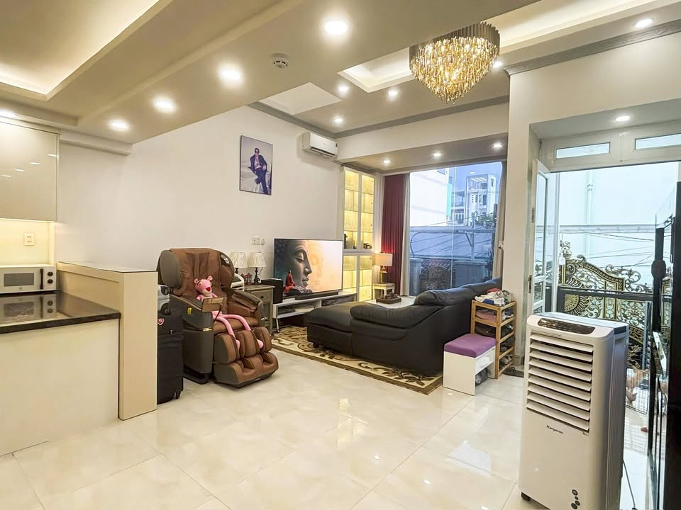 Nhà phố Nguyễn Thị Thập Q7, 120m² giá 25 tỷ - Dòng tiền ổn định 100 triệu/tháng!