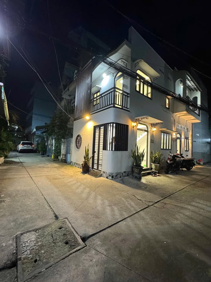 Nhà riêng quận Bình Tân 40m² giá 4.7 tỷ - Ô tô vào tận cửa, sẵn sàng ở ngay!