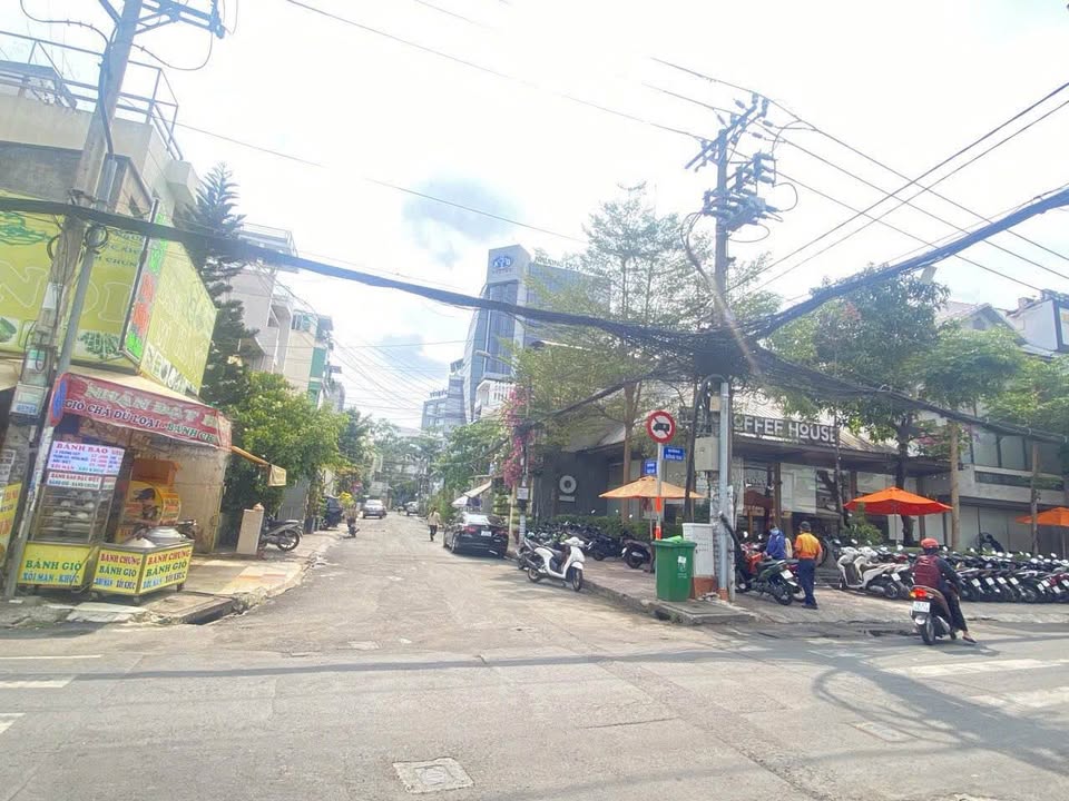 Nhà góc 2 mặt tiền cho thuê đường Đồng Nai, Q10 - Diện tích 240m², giá tốt!