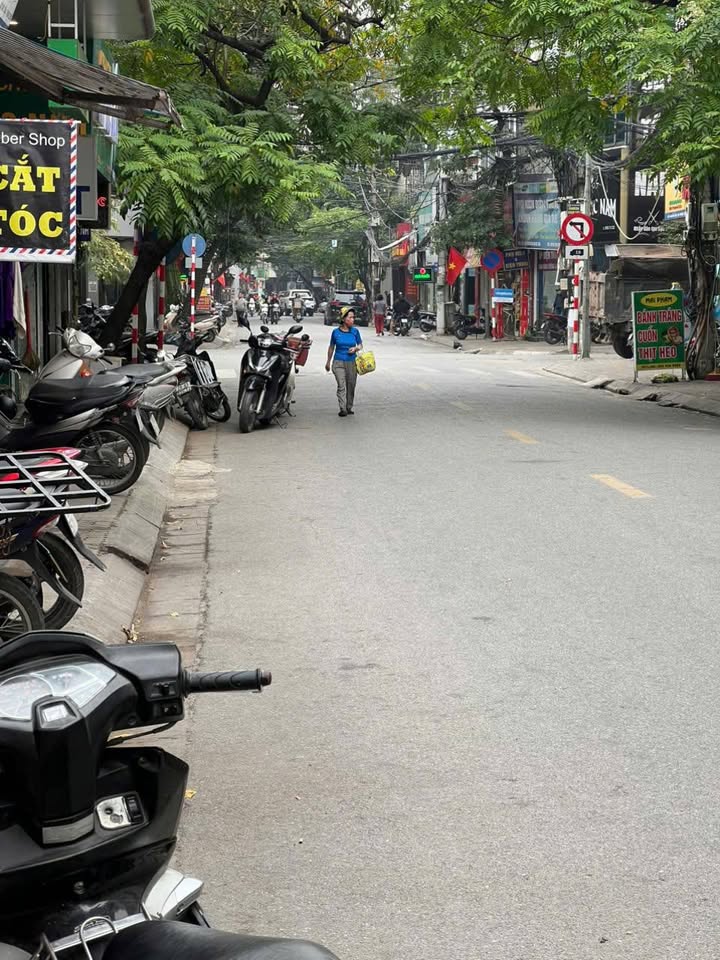 Mặt bằng kinh doanh cho thuê đường Nguyễn Ngọc Nại 90m² giá 15.5 triệu - Lô góc thu hút khách