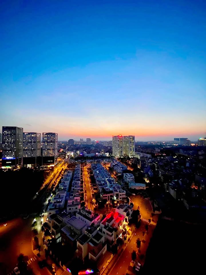 Căn hộ Kosmo Tây Hồ 96m² giá 12.49 tỷ - Thiết kế thông thuỷ, view thành phố đẹp