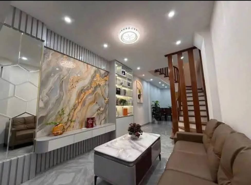 Nhà phố Xuân Đỉnh 33m², 5 tầng, MT 5.3m - Nhà mới, gần ô tô!