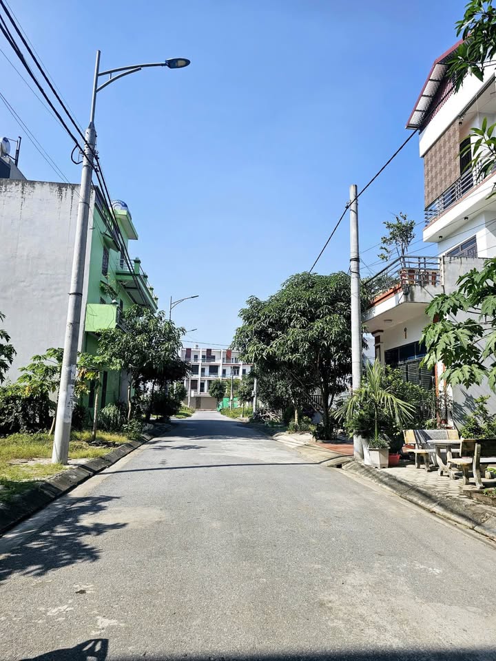 Đất nền Phủ Lý 90m² giá 4 tỷ - Vị trí đắc địa gần trường chuyên Biên Hòa!