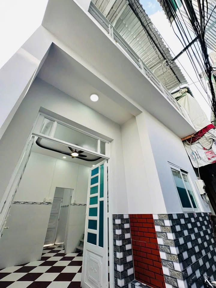 Nhà 1 trệt 1 lầu tại hẻm Lý Thái Tổ, Long Xuyên 29m² giá 870 triệu - Đầu tư sinh lời tốt!