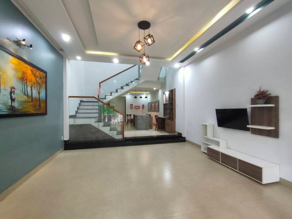 Nhà đẹp 2 tầng tại đường Hoài Thanh, Mỹ An, Đà Nẵng 80m² giá 12 tỷ - Thiết kế hiện đại, vào ở ngay!