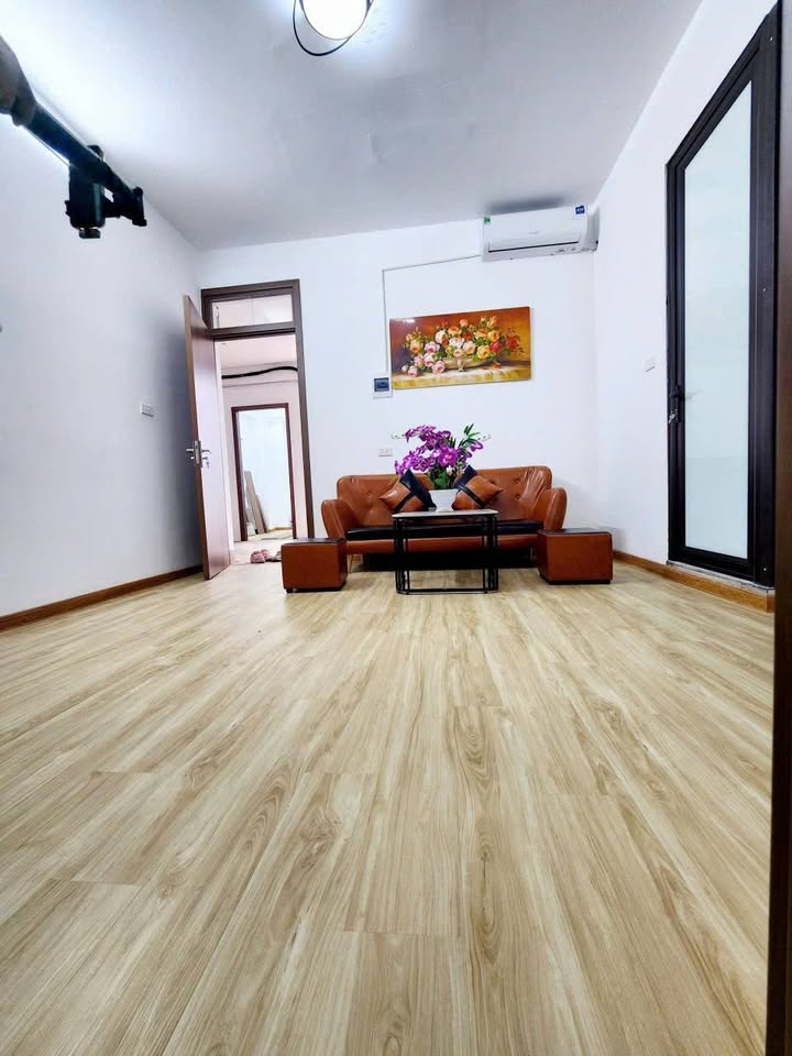 Căn hộ CCMN Phạm Thận Duật, quận Cầu Giấy 60m² giá 2.05 tỷ - Full nội thất mới, ô tô đỗ cửa!