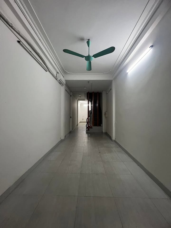 Nhà phố Gia Thượng 60m² giá 16 triệu - Cho thuê ngay, vị trí đắc địa!