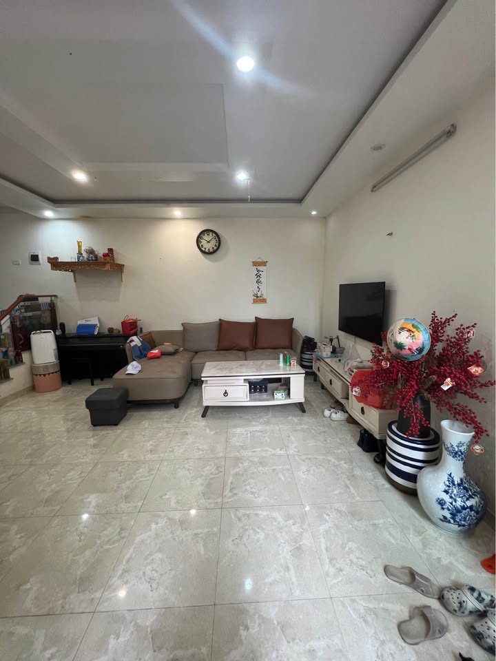 Nhà 3 tầng 193 Văn Cao, Hải Phòng 45m² giá 2.8 tỷ - Tiện nghi đầy đủ, khu dân cư yên tĩnh!
