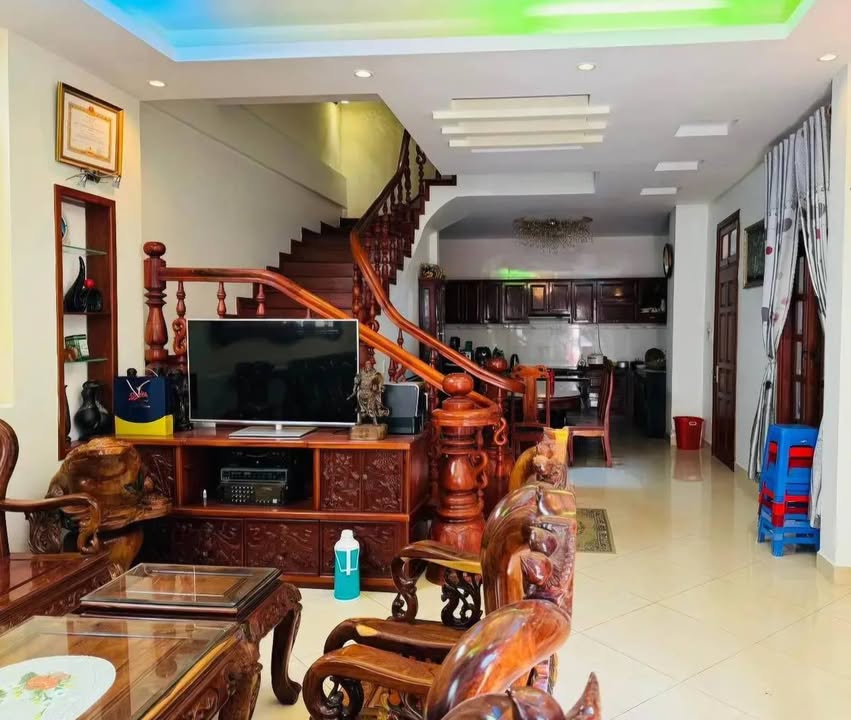 Bán nhà 4 tầng Phù Đổng Thiên Vương 265m² giá 22.5 tỷ - Kinh doanh và cho thuê ổn định