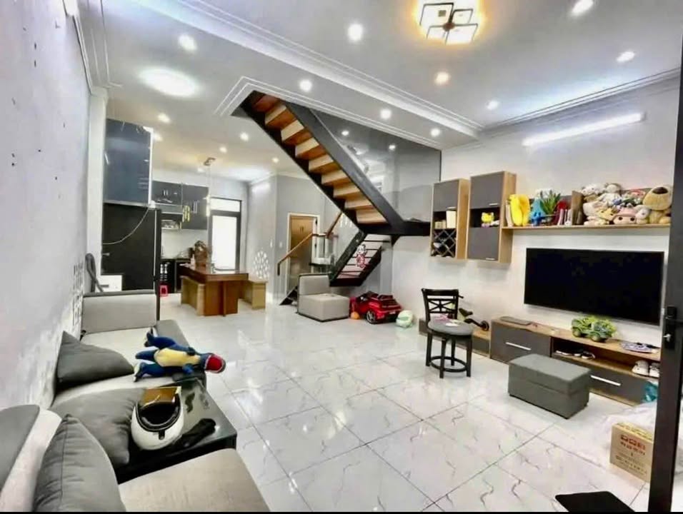 Nhà đẹp khu TĐC Phạm Ngọc Thạch, Bảo Lộc 130m² giá 3.35 tỷ - Sẵn sàng vào ở!