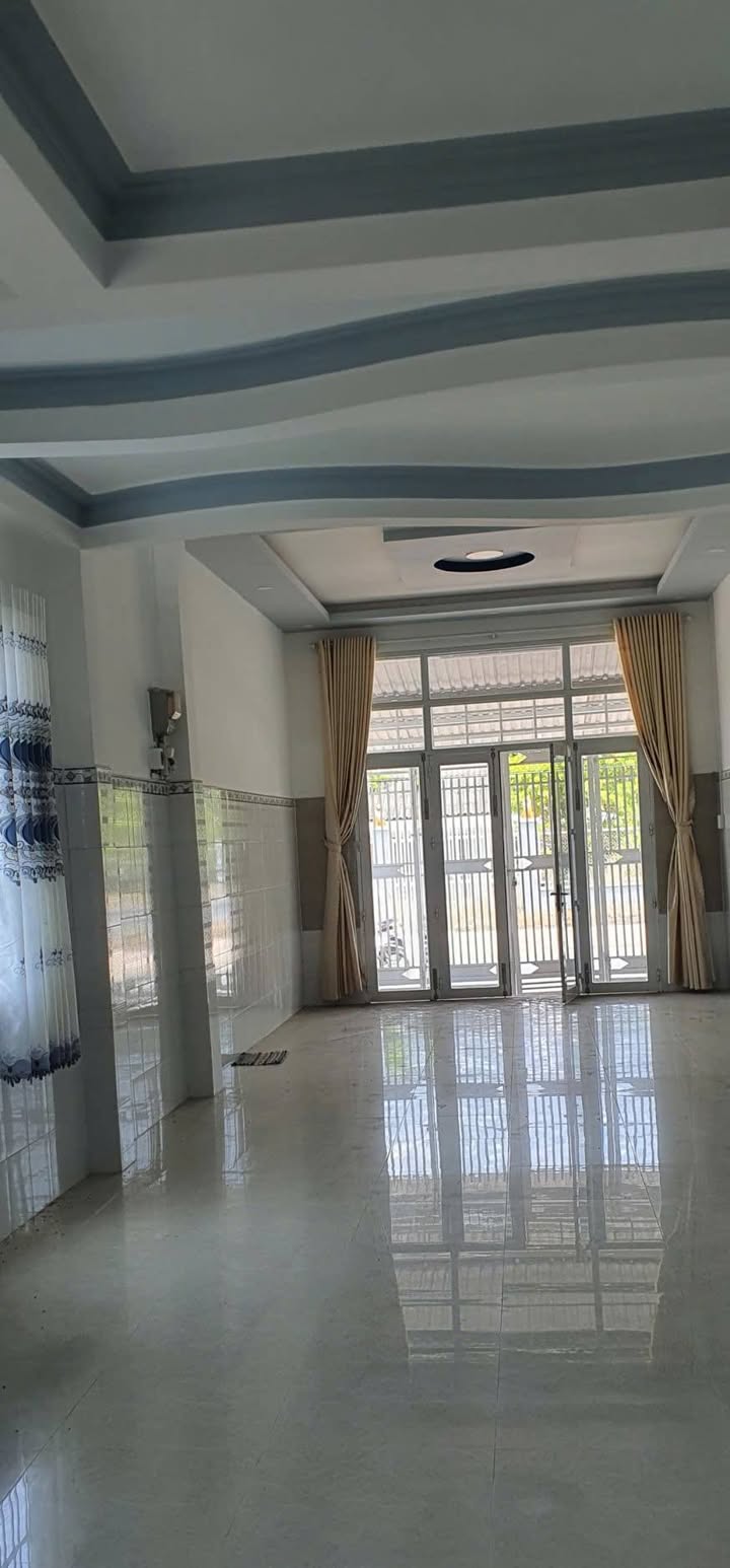 Nhà mặt tiền đường Hùng Vương, Trà Vinh 81m² giá 4.5 tỷ - Kinh doanh thuận lợi!