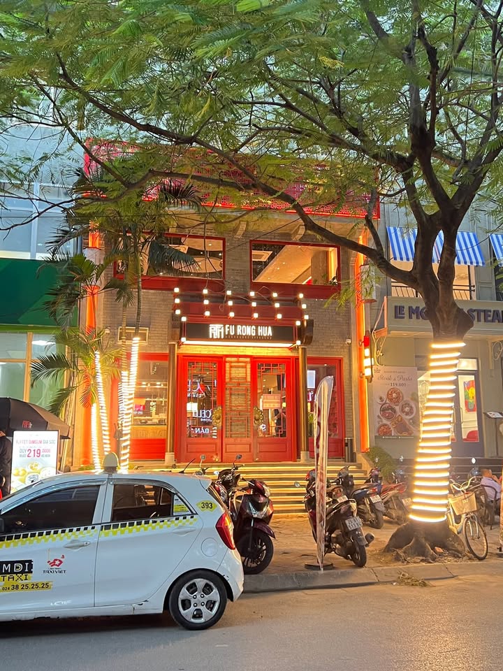 Biệt thự cho thuê mặt hồ Văn Quán 180m² giá 120 triệu - Kinh doanh tuyệt vời!